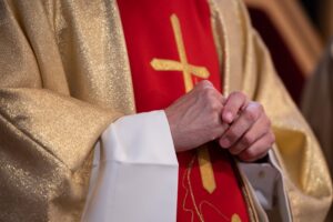 How Many Catholic Priests Are There In The United States